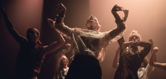 La Hofesh Shechter Company présente le formidable Theatre of Dreams. Crédit photo: Tom Visser 