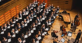 Toronto Mendelssohn Choir (TMChoir), conductor Jean-Sébastien Vallée
